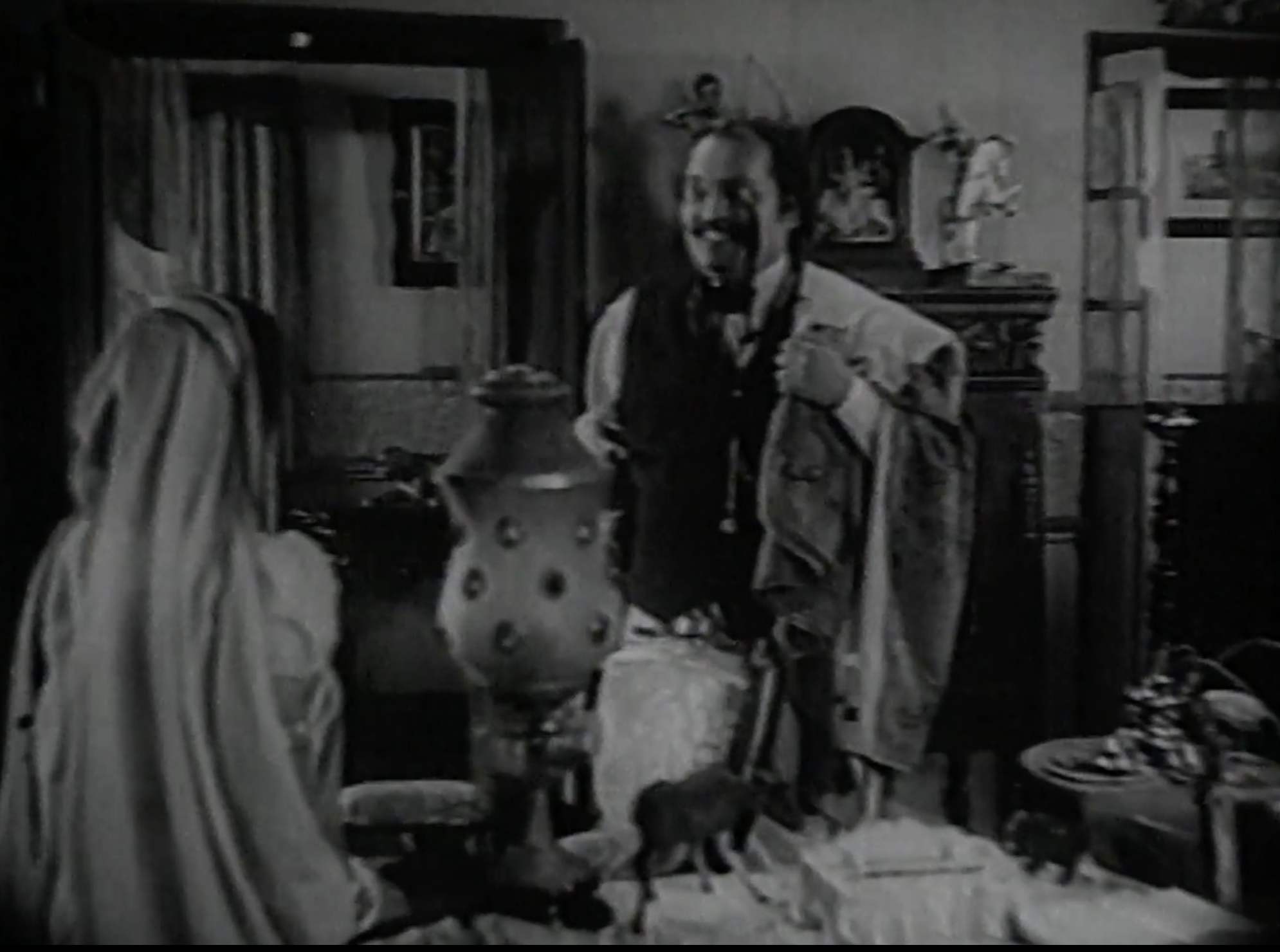 Pannalal Roy Chowdhury (Utpal Dutt) in Tarun Majumdar’s Shriman Prithviraj (1973)